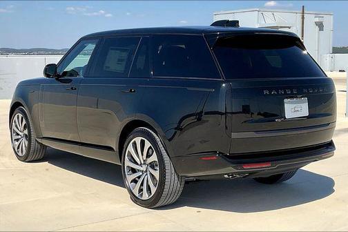 2025 Land Rover Range Rover P530 SE 7 Seat