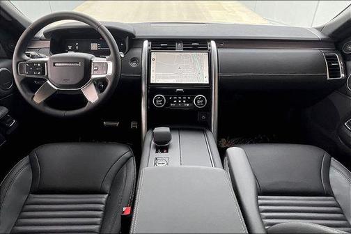 2025 Land Rover Discovery P300 Dynamic SE