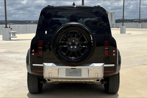 2025 Land Rover Defender 110 P400 S