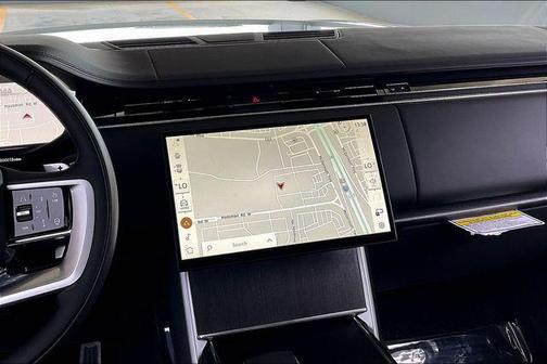 2025 Land Rover Range Rover P400 SE