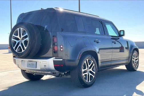2025 Land Rover Defender 110 P300