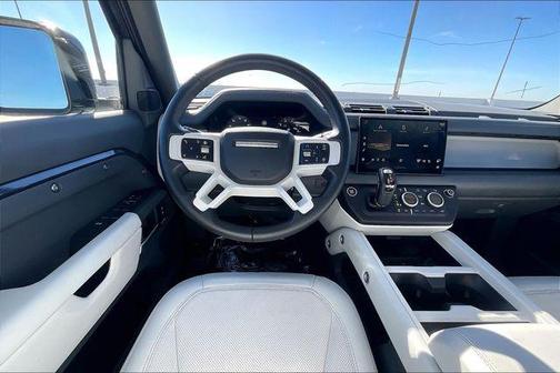 2025 Land Rover Defender 110 P300