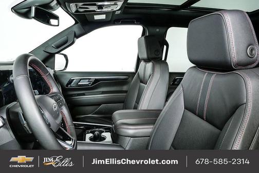 2025 Chevrolet Suburban RST