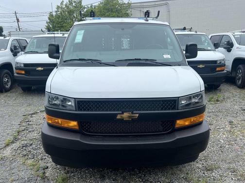 2025 Chevrolet Express 2500 RWD 2500 Regular Wheelbase WT