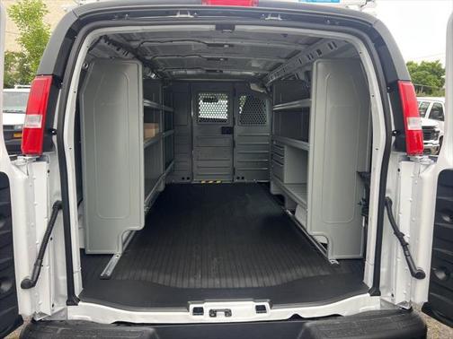 2025 Chevrolet Express 2500 RWD 2500 Regular Wheelbase WT