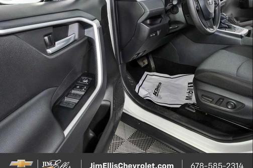 Ice Cap 2025 Toyota RAV4 XLE