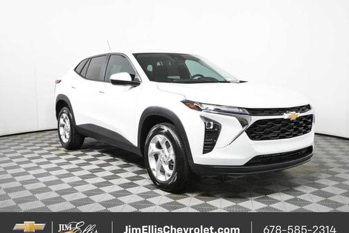 Summit White 2026 Chevrolet Trax LS