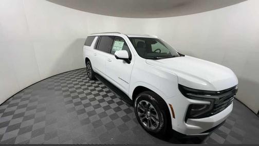 2026 Chevrolet Suburban LT