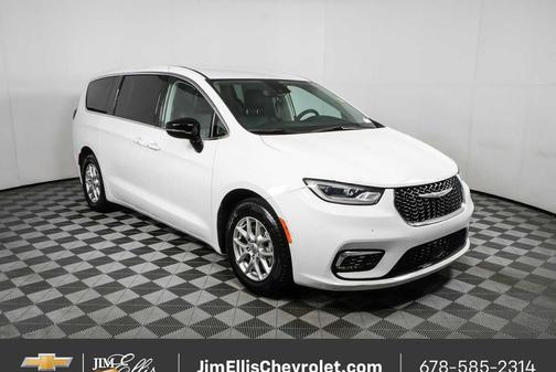 Bright White Clearcoat 2024 Chrysler Pacifica Touring L