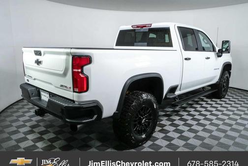 Summit White 2026 Chevrolet Silverado 2500 Crew Cab, Standard Bed, XR2, 4WD