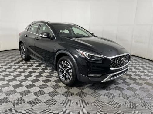 2018 INFINITI QX30 ESSENTIAL