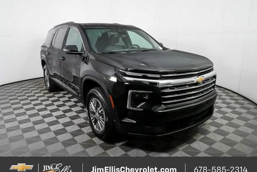 2025 Chevrolet Traverse LT