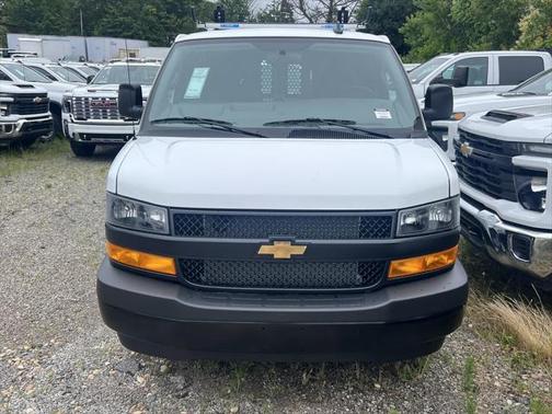 2025 Chevrolet Express 2500 RWD 2500 Regular Wheelbase WT