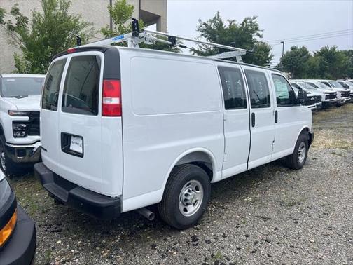 2025 Chevrolet Express 2500 RWD 2500 Regular Wheelbase WT