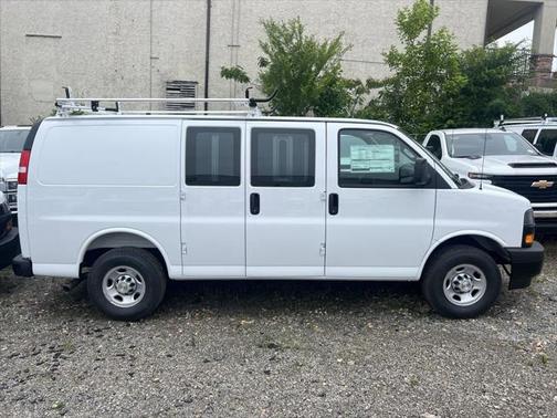 2025 Chevrolet Express 2500 RWD 2500 Regular Wheelbase WT