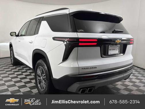 2024 Chevrolet Traverse LT