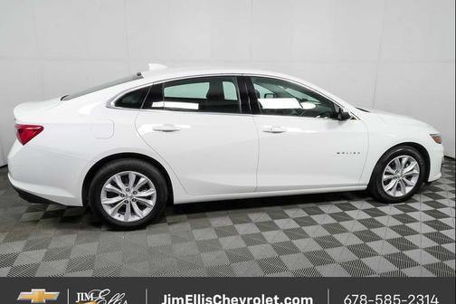 Summit White 2025 Chevrolet Malibu FWD 1LT
