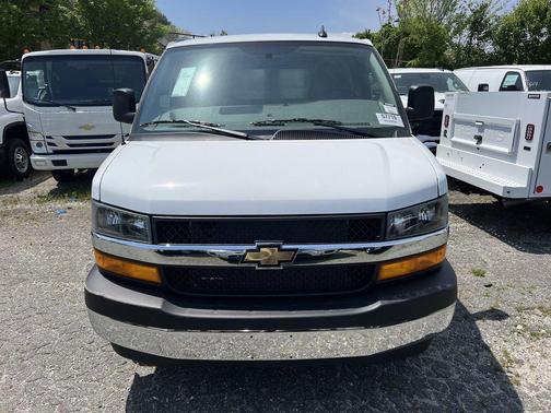 2025 Chevrolet Express 2500 RWD 2500 Regular Wheelbase WT