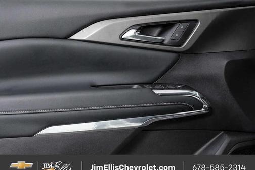 Summit White 2025 Chevrolet Traverse LT