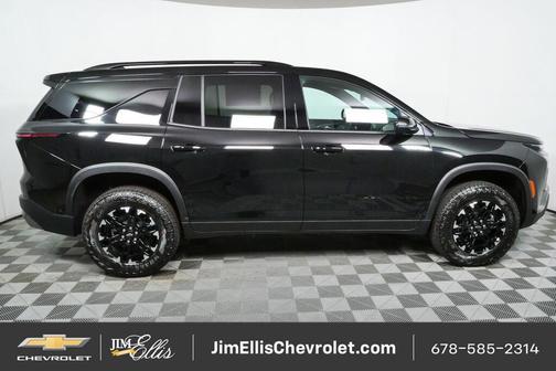 Mosaic Black Metallic 2027 Chevrolet Traverse AWD Z71