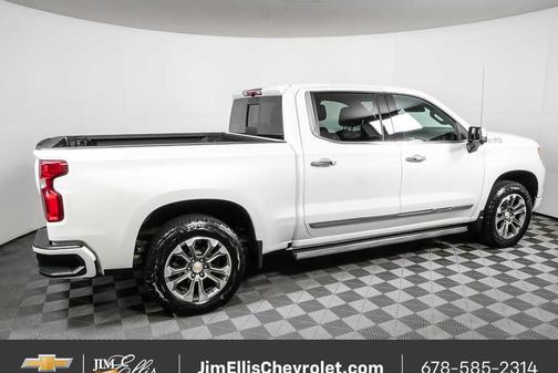 Iridescent Pearl Tricoat 2024 Chevrolet Silverado 1500 High Country