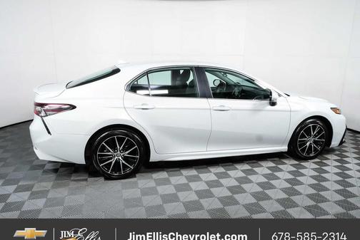 Ice Edge 2024 Toyota Camry SE