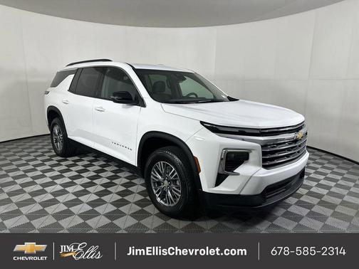 2025 Chevrolet Traverse LT
