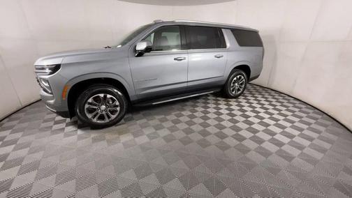 2025 Chevrolet Suburban LT