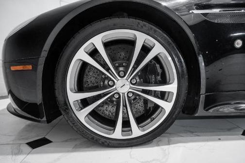 2011 Aston Martin V12 Vantage 
