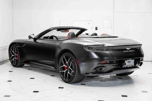 2025 Aston Martin DB12 Volante