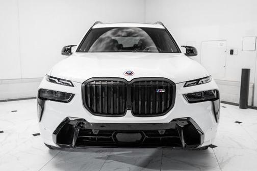 2023 BMW X7 M60i