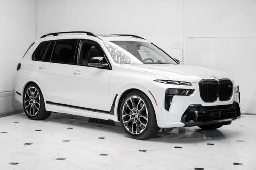 2023 BMW X7 M60i