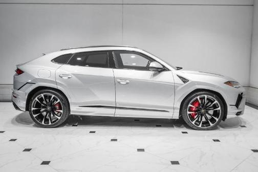 2024 Lamborghini Urus S