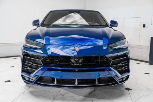 2020 Lamborghini Urus Base