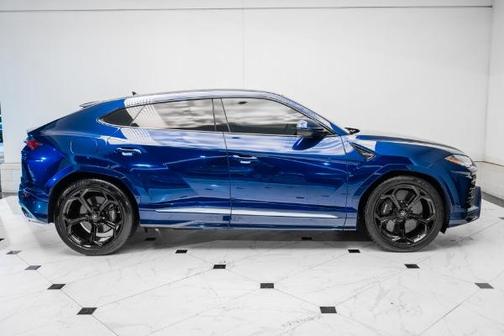 2020 Lamborghini Urus Base