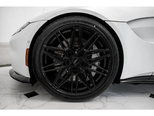 2023 Aston Martin Vantage 
