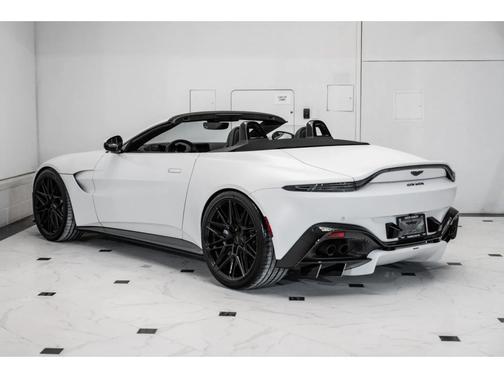 2023 Aston Martin Vantage 