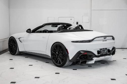 2023 Aston Martin Vantage 