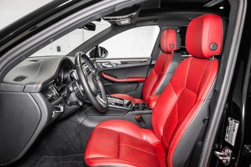 2022 Porsche Macan S