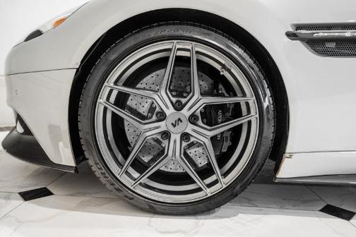 2016 Aston Martin Vanquish V12