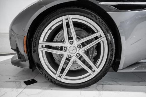 2025 Aston Martin DB12 Base