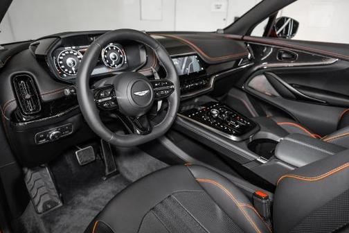 2025 Aston Martin DBX 707