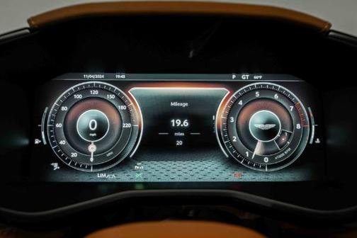 2025 Aston Martin DBX 707