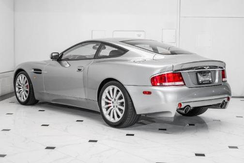 2002 Aston Martin V12 Vanquish 