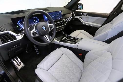 2025 BMW X5 M60i