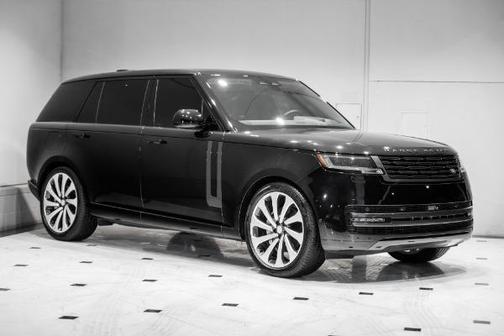 2025 Land Rover Range Rover P400 SE 7 Seat