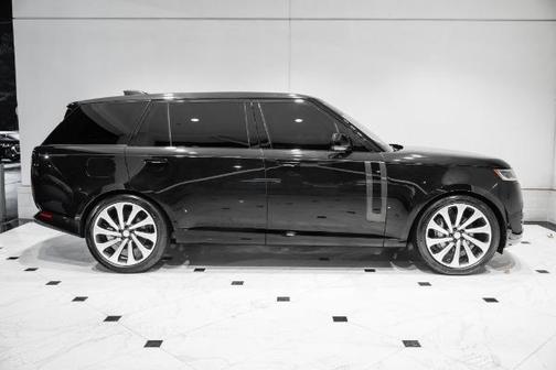 2025 Land Rover Range Rover P400 SE 7 Seat