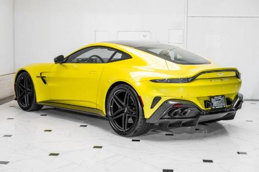 2025 Aston Martin Vantage Base