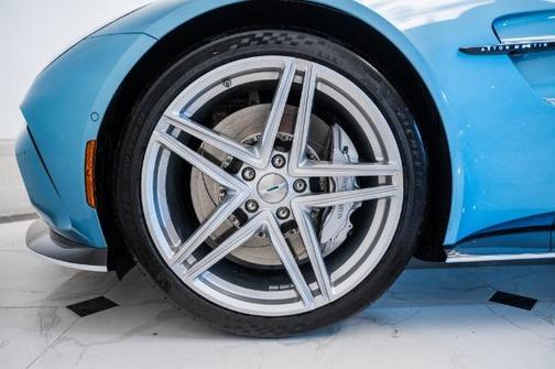 2025 Aston Martin Vantage Base