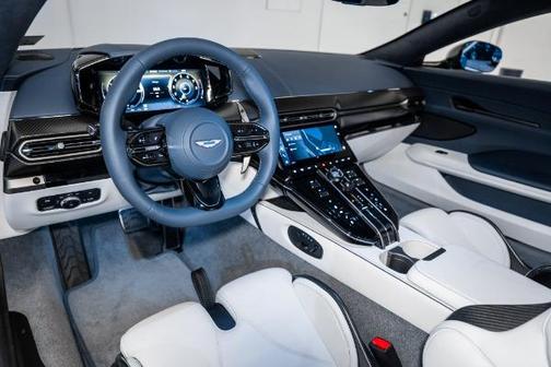 2025 Aston Martin Vantage Base